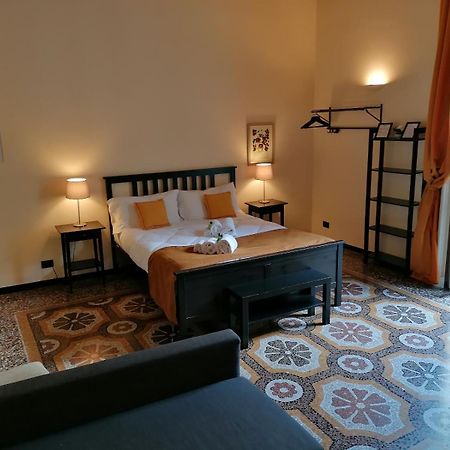 B&B Genova Centro Екстериор снимка